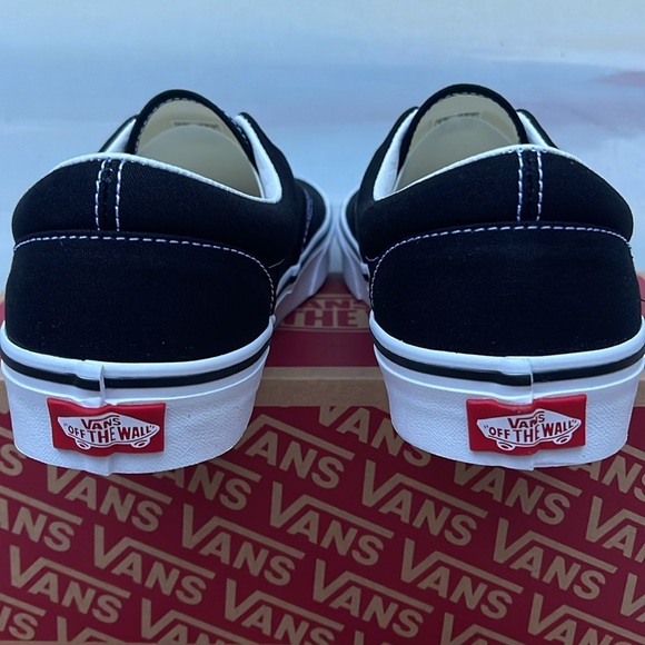 Vans Men’s Era Black
VN000EWZBLK
Sneakers - Picture 7 of 16